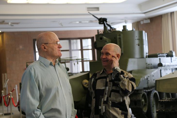 Ветераны побывали в музее военной техники