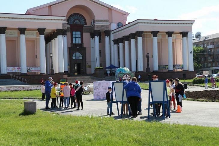ВИЗ-Сталь организовала праздник для юных жителей Екатеринбурга, посвященный Дню защиты детей.